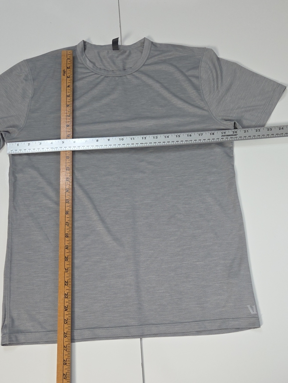 Vuori Zephyr Light Gray Short Sleeve Performance Crew V191 - Picture 5 of 15
